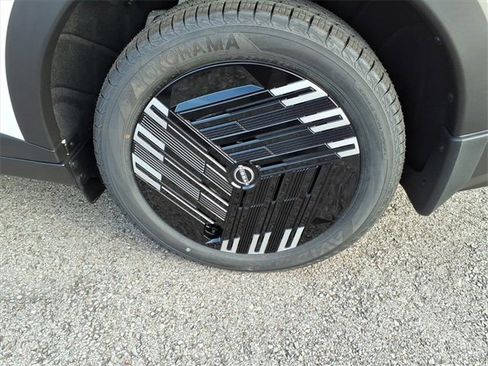 New 2026 Nissan Leaf image 4