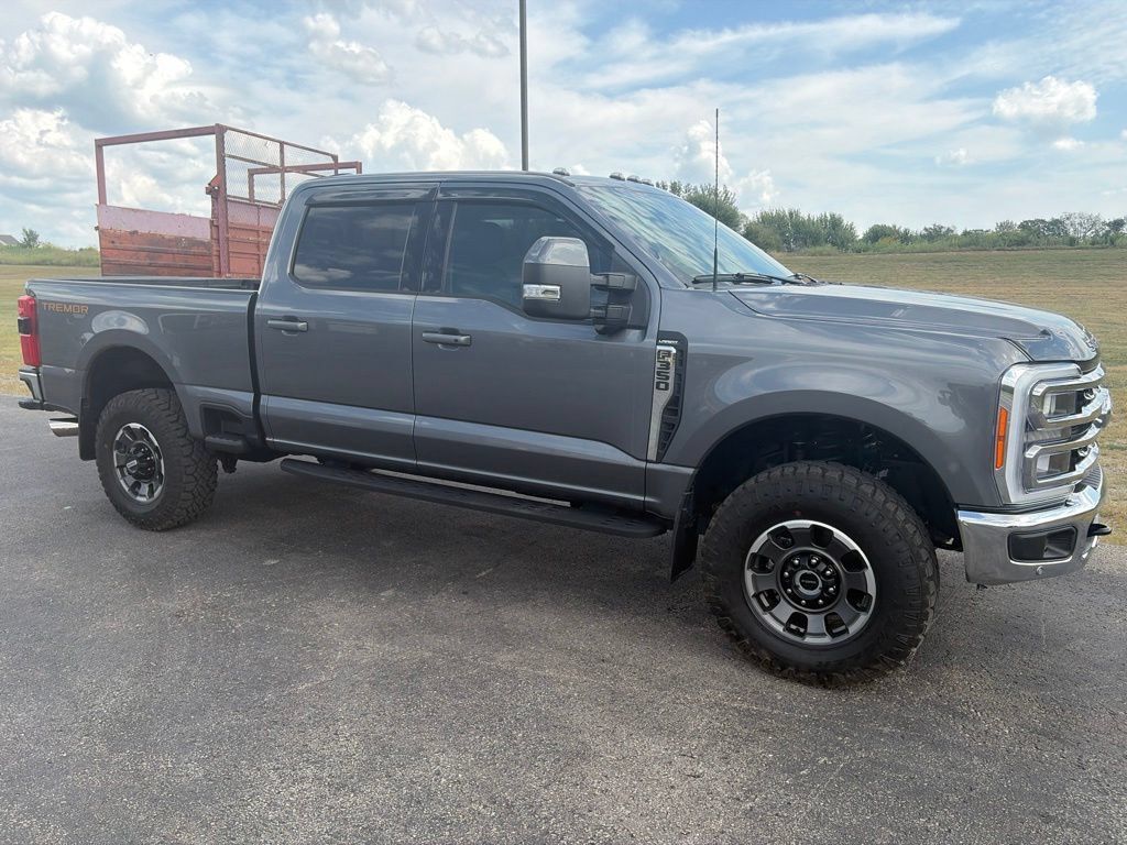 Used 2023 Ford F350 Lariat w/ Lariat Ultimate Package AWD/4WD image 3