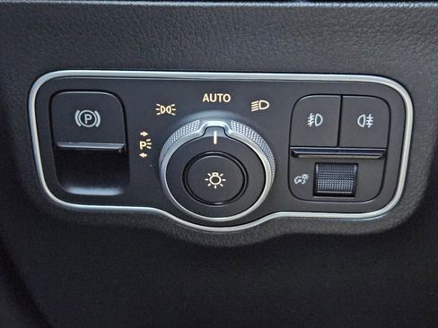 Used 2025 Mercedes-Benz GLA 250 image 21