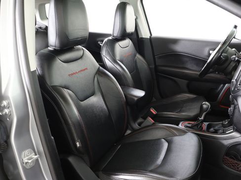 Used 2020 Jeep Compass Trailhawk w/ Leather Interior Group AWD/4WD image 29