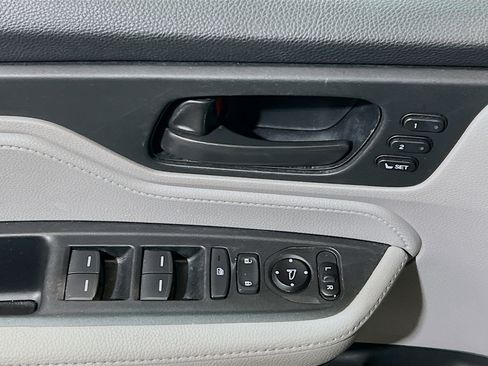 Used 2019 Honda Odyssey EX-L image 12