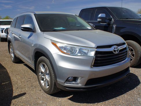 Used 2015 Toyota Highlander Limited image 3