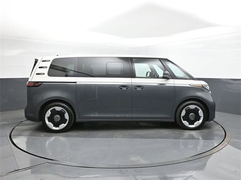 New 2025 Volkswagen ID. Buzz Pro S Plus image 26