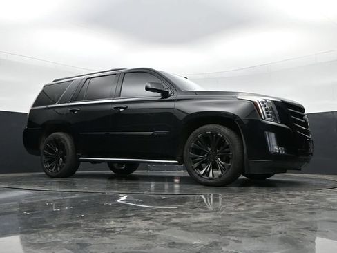Used 2015 Cadillac Escalade Luxury AWD/4WD image 29