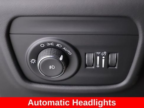 Used 2025 Jeep Grand Cherokee Summit AWD/4WD image 20