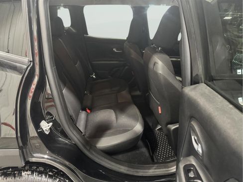 Used 2019 Jeep Renegade Trailhawk image 11