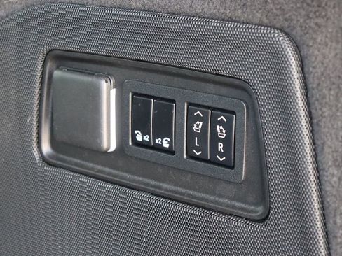 Used 2021 Cadillac Escalade ESV Premium Luxury Platinum image 66