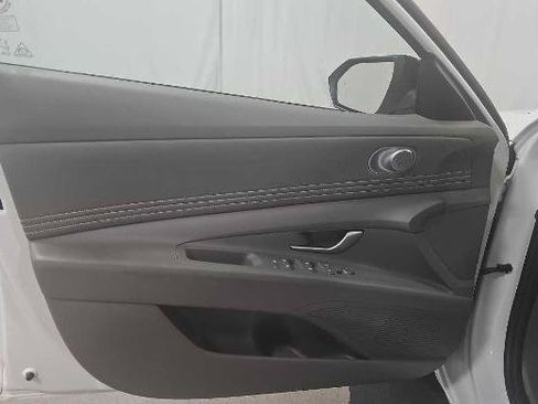 Used 2026 Hyundai Elantra Sport FWD image 10