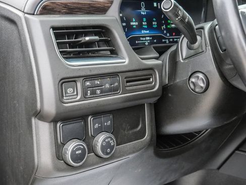 Used 2022 Chevrolet Tahoe LT w/ Luxury Package RWD image 32