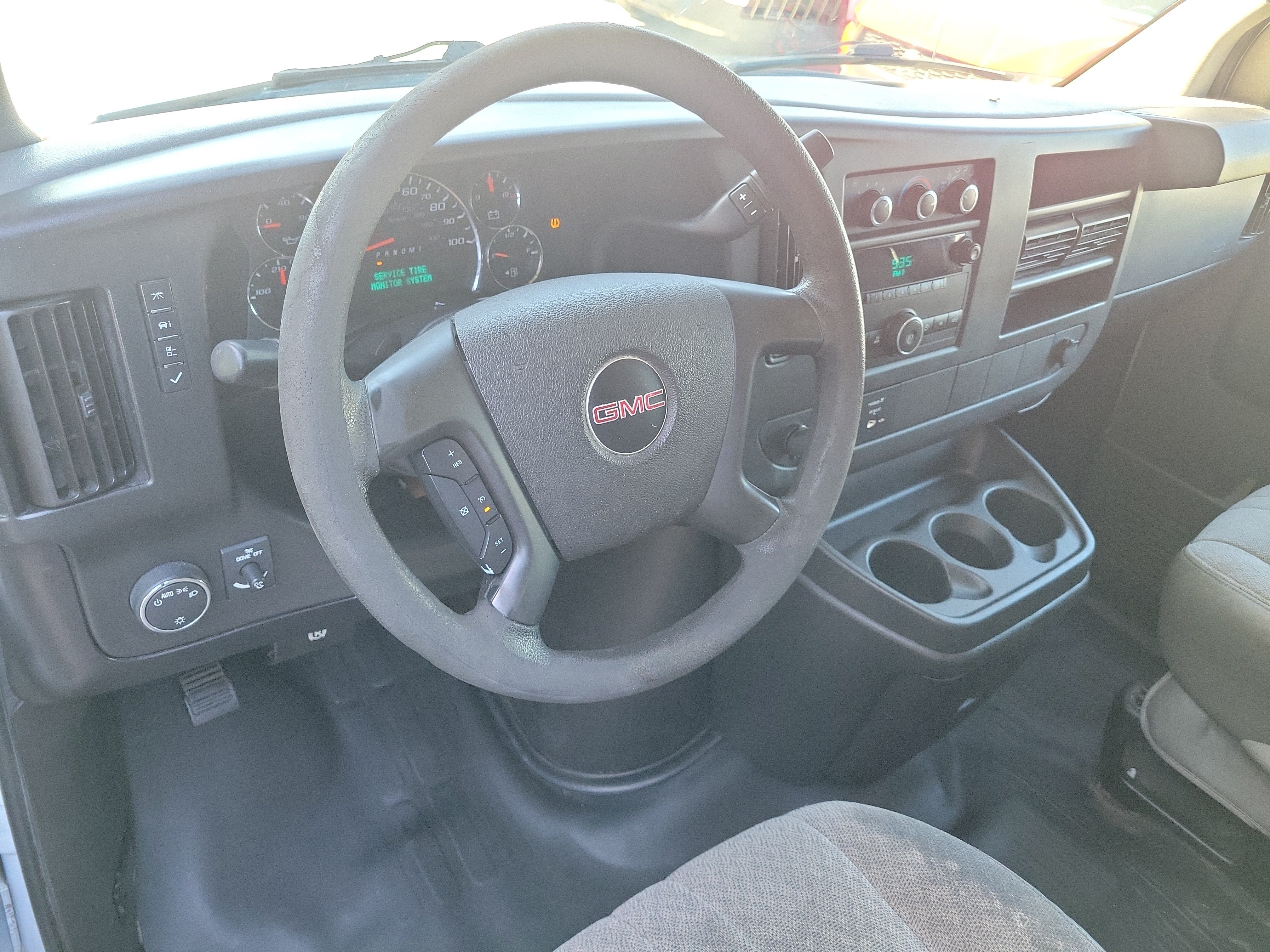 Used 2014 GMC Savana 2500 RWD image 15