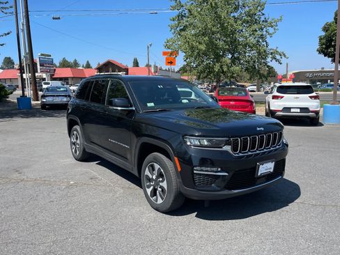 Used 2024 Jeep Grand Cherokee Limited 4xe AWD/4WD image 7