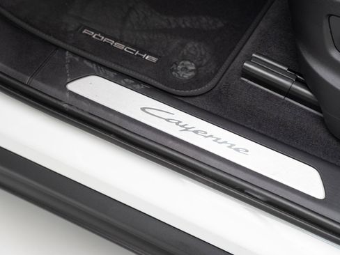 Certified 2026 Porsche Cayenne AWD/4WD image 14