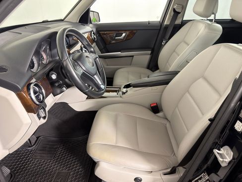 Used 2015 Mercedes-Benz GLK 250 BlueTEC 4MATIC image 4