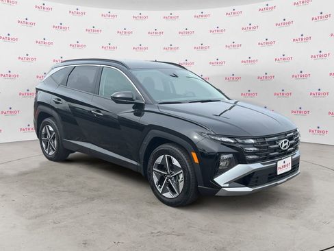 Certified 2025 Hyundai Tucson SEL FWD image 1