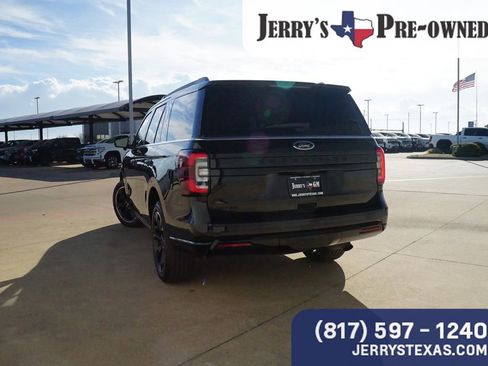 Used 2023 Ford Expedition Limited image 4