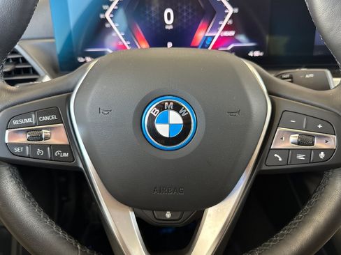 Used 2023 BMW i4 eDrive35 w/ Premium Package RWD image 11