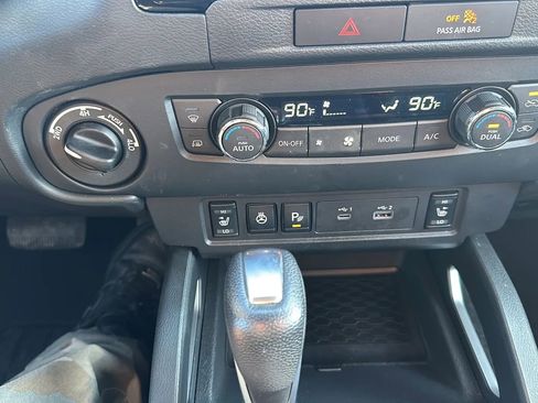 Used 2022 Nissan Frontier SV image 28