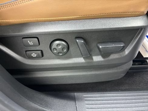 Used 2025 INFINITI QX80 Sensory AWD/4WD image 34