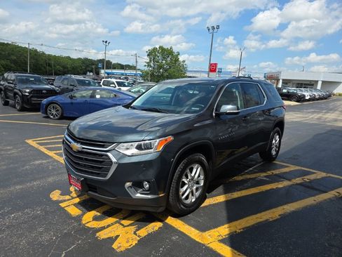 Used 2018 Chevrolet Traverse LT FWD image 9