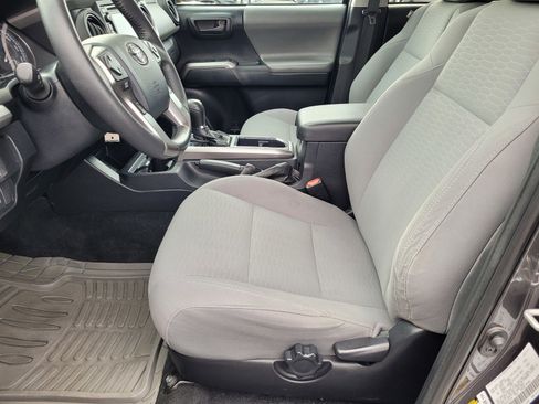 Used 2019 Toyota Tacoma SR5 image 18