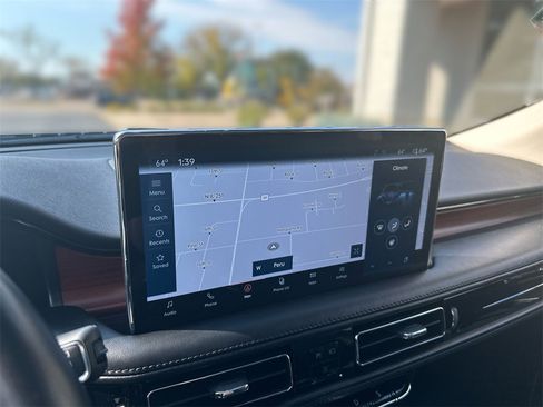 Used 2022 Lincoln Nautilus Reserve image 19