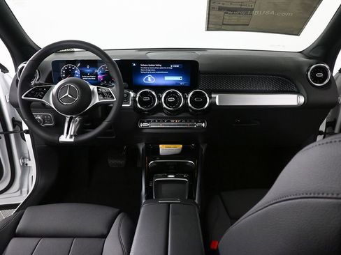 New 2026 Mercedes-Benz GLB 250 image 17