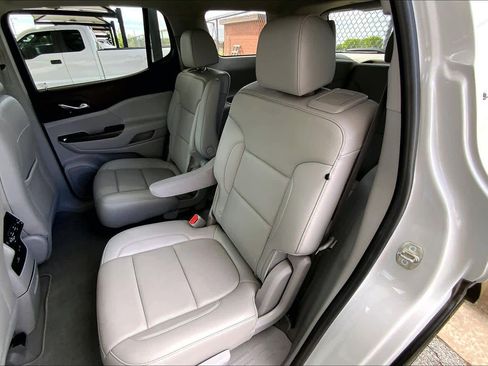 Used 2021 GMC Acadia SLT w/ Premium Package image 19