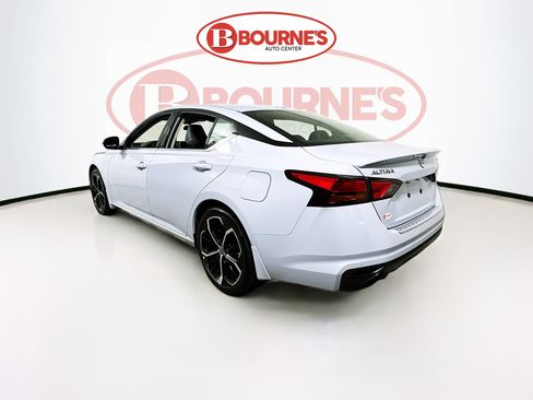 Used 2023 Nissan Altima 2.5 SR image 7