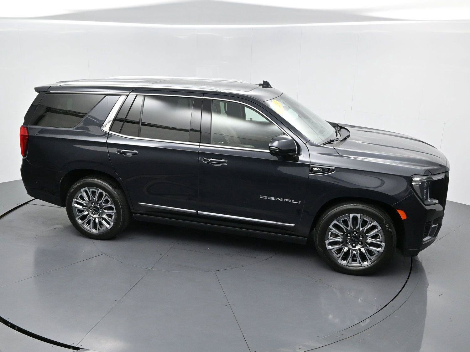 Used 2023 GMC Yukon Denali Ultimate AWD/4WD image 48