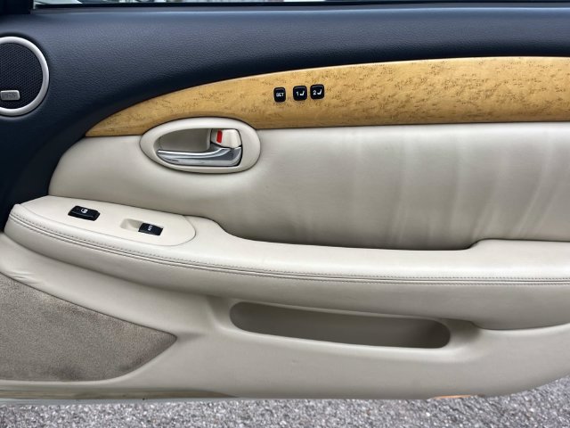Used 2003 Lexus SC 430 Convertible RWD image 14
