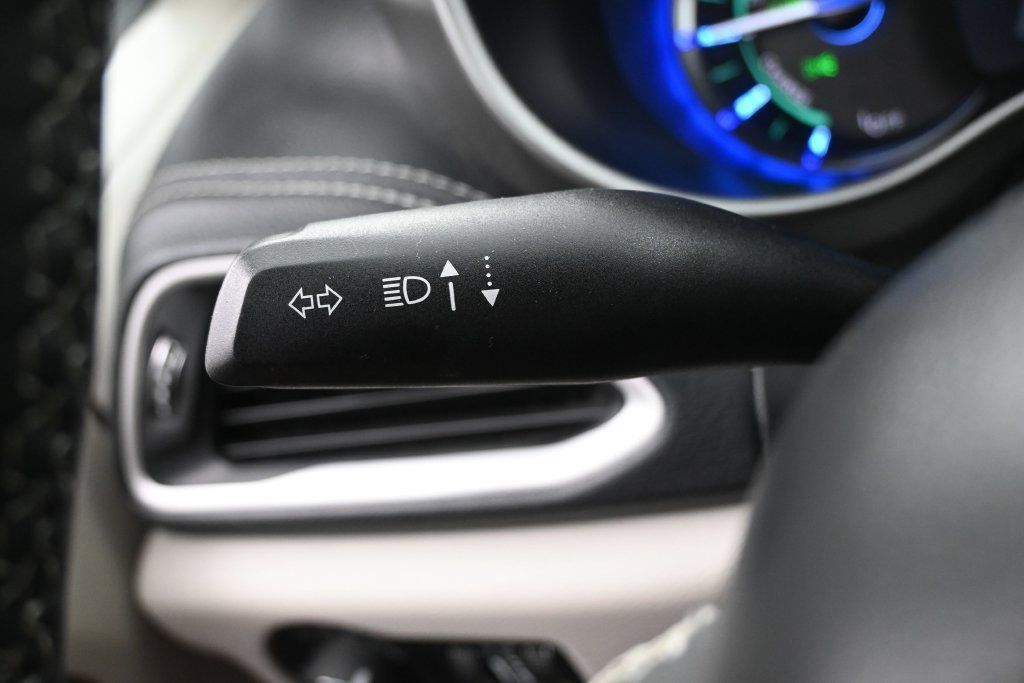 Used 2024 Chrysler Pacifica Limited FWD image 18