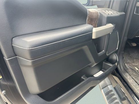 Used 2017 Ford F250 Lariat w/ Lariat Ultimate Package AWD/4WD image 20