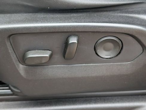 Used 2021 GMC Yukon SLT w/ SLT Luxury Plus Package image 10