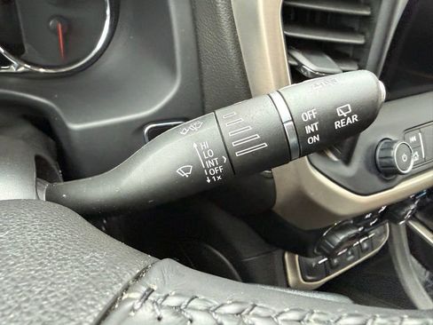 Used 2021 GMC Acadia Denali w/ Denali Ultimate Package image 23