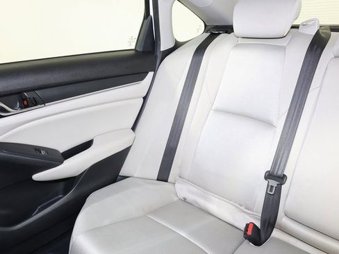 Used 2019 Honda Accord EX image 12