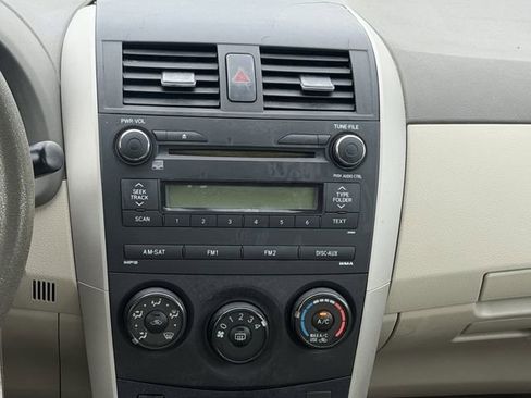 Used 2010 Toyota Corolla LE FWD image 14