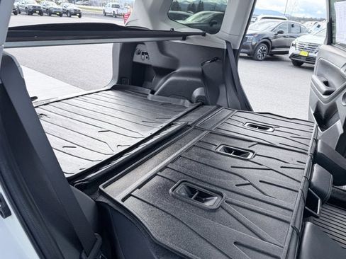 Used 2016 Subaru Forester 2.5i Touring w/ Eyesight & Navigation System image 19