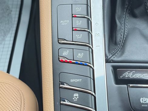 Used 2017 Porsche Macan S image 24