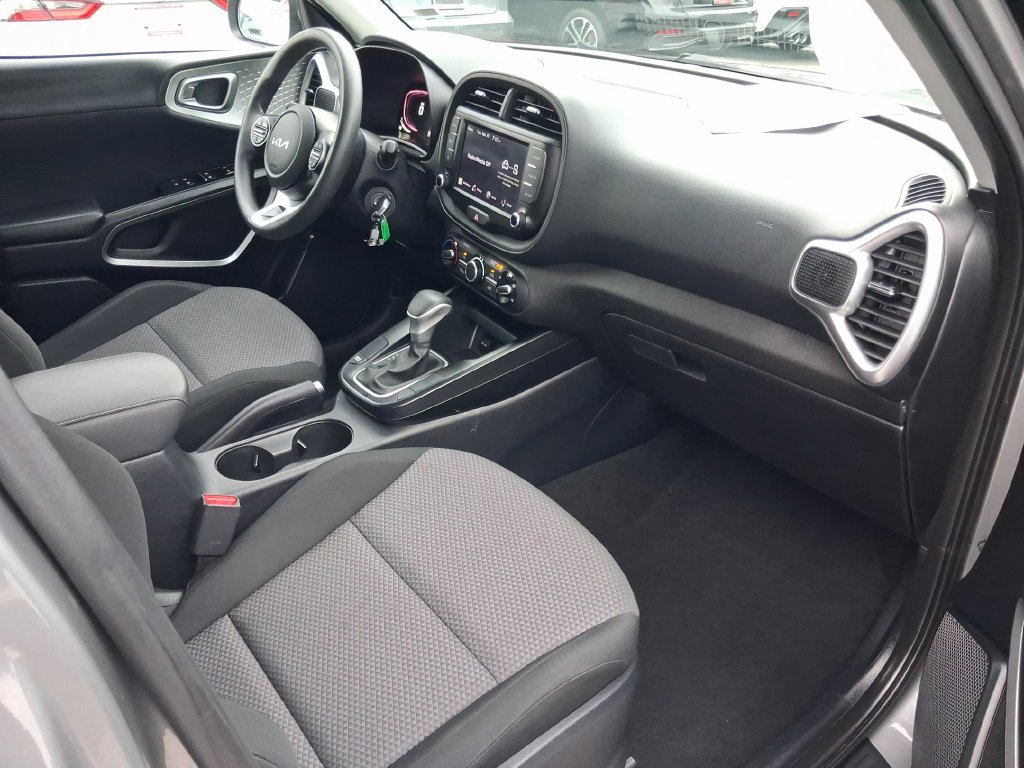 Used 2024 Kia Soul LX w/ Option Group 015 FWD image 25