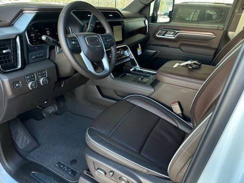 New 2026 GMC Sierra 2500 Denali w/ Denali Reserve Package image 9