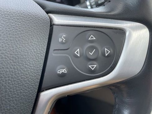 Used 2022 GMC Terrain SLT w/ Tech Package FWD image 20