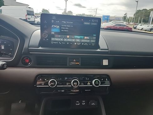 Used 2023 Honda Pilot Elite image 19