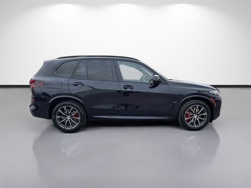 New 2026 BMW X5 xDrive40i w/ M Sport Package AWD/4WD image 2