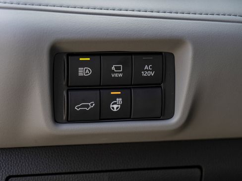 Used 2026 Toyota Highlander Platinum image 43