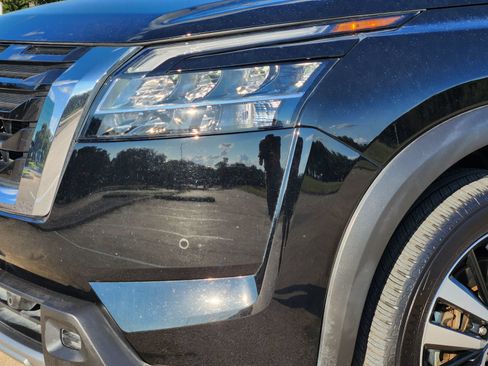 Used 2023 Nissan Pathfinder Platinum w/ Cargo Package FWD image 10
