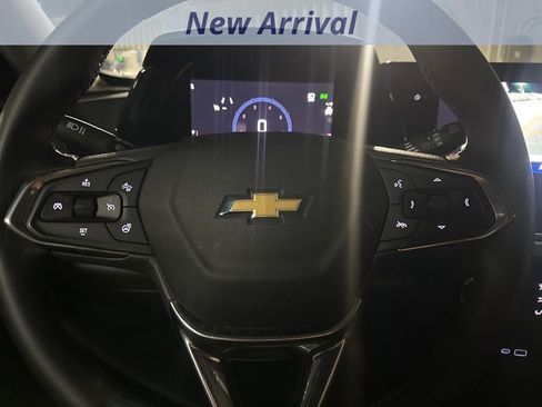 Certified 2025 Chevrolet Trax LT w/ LT Convenience Package image 13