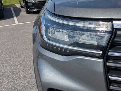 New 2026 Ford Explorer Active RWD image 10