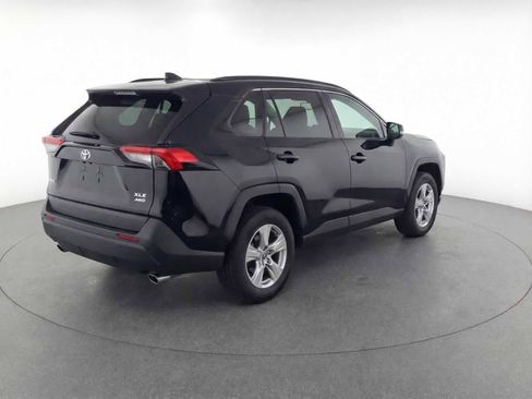 Used 2025 Toyota RAV4 XLE image 5