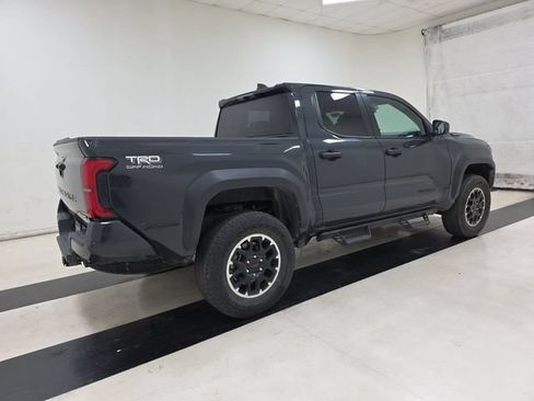 Used 2025 Toyota Tacoma TRD Off-Road AWD/4WD image 3