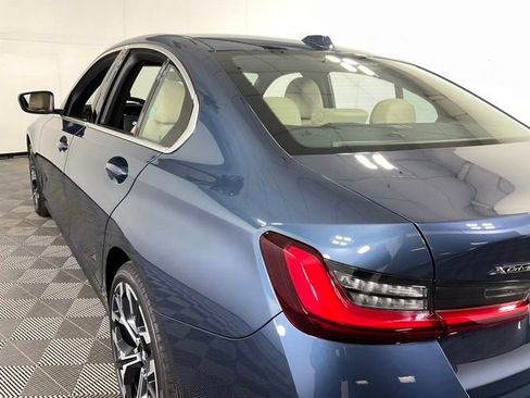 Certified 2025 BMW 330i xDrive Sedan w/ Premium Package AWD/4WD image 42